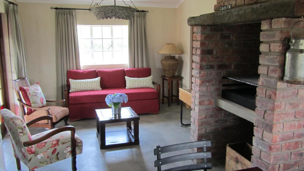 Seven Oaks Vineyard Cottages Wolseley Room photo